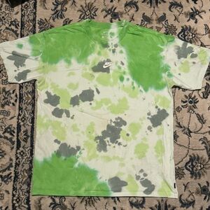 Nike Sportswear Green Tie Dye T-Shirt Size Medium
